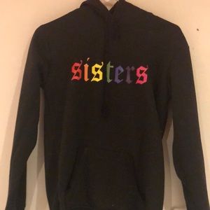 sisters apparel size small